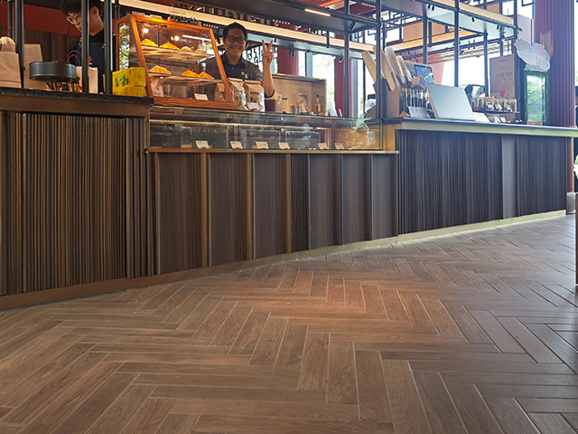 Chain Coffee Shop