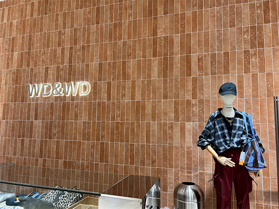 Chain Clothing Store in Guangzhou