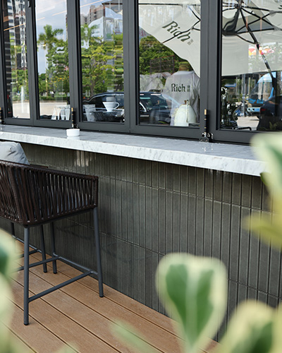 Chain Coffee Shop