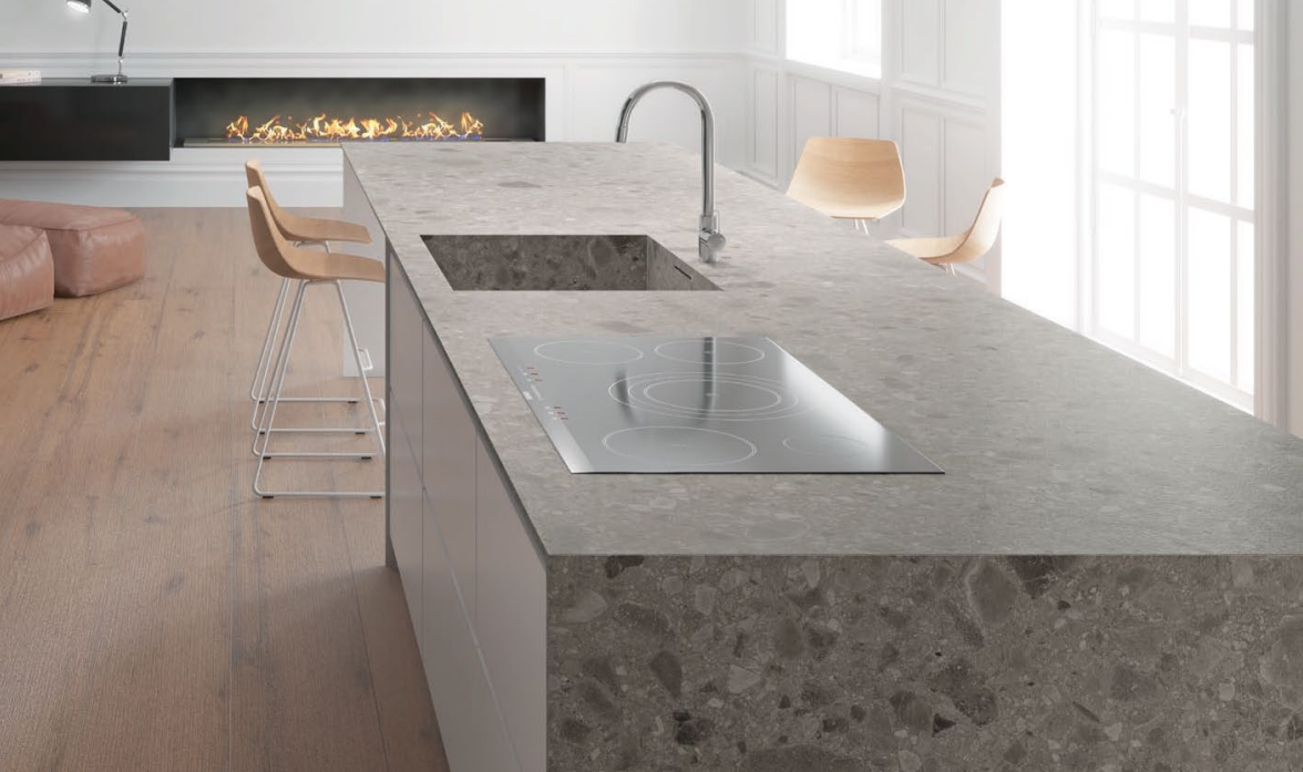 https://imrorwxhkjillp5q.ldycdn.com/cloud/mpBpoKonRlkSriokpqjij/Sintered-Stone-Countertop-VS-Quartz-Countertop1.png