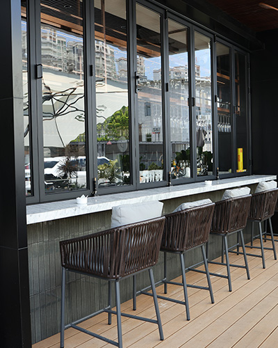 Chain Coffee Shop