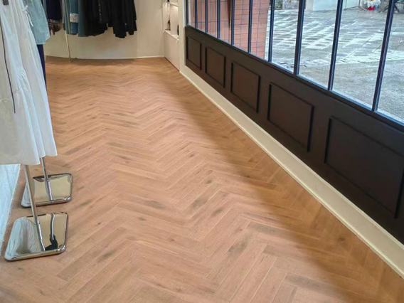 Soft Sophistication: A Stylish Clothing Store in Nanjing