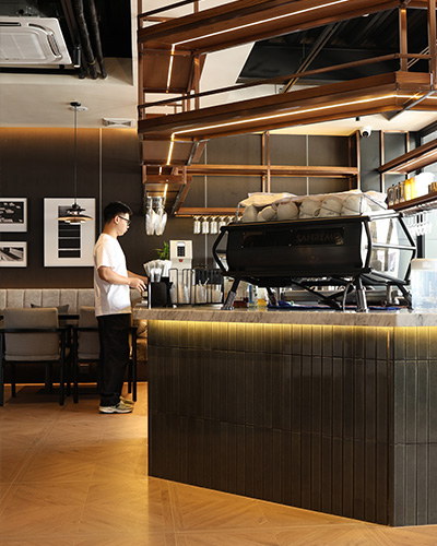Chain Coffee Shop
